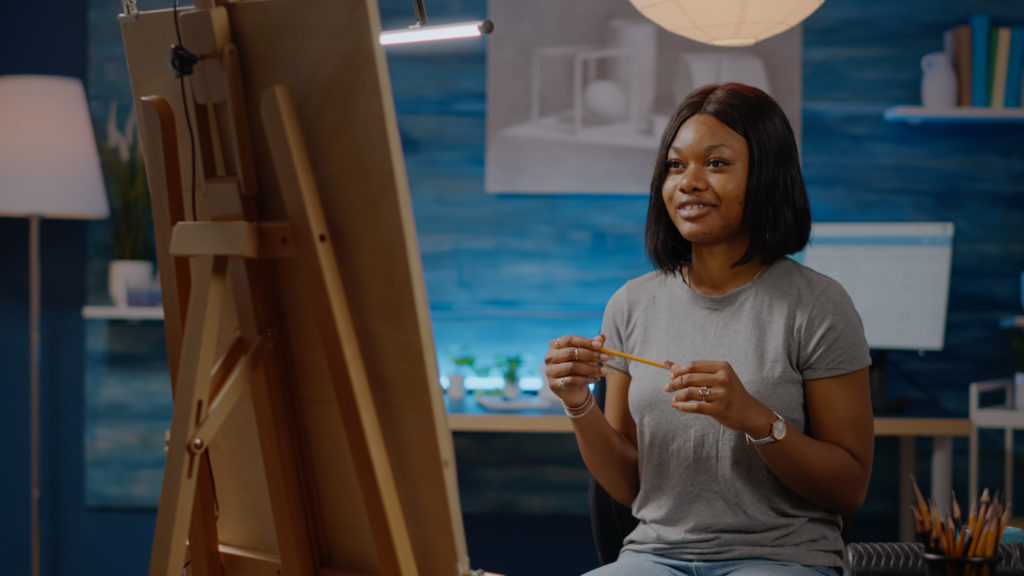 female artist showing shading techniques